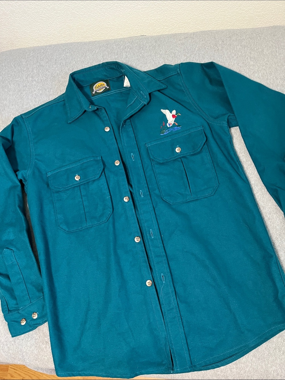 Vintage Cabelas Chamois Button Shirt Mens Medium Duck Embroidered Outdoor USA